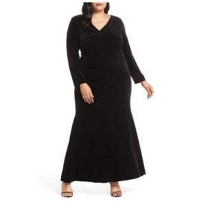 Black velvet rouched long dress Vince Camuto